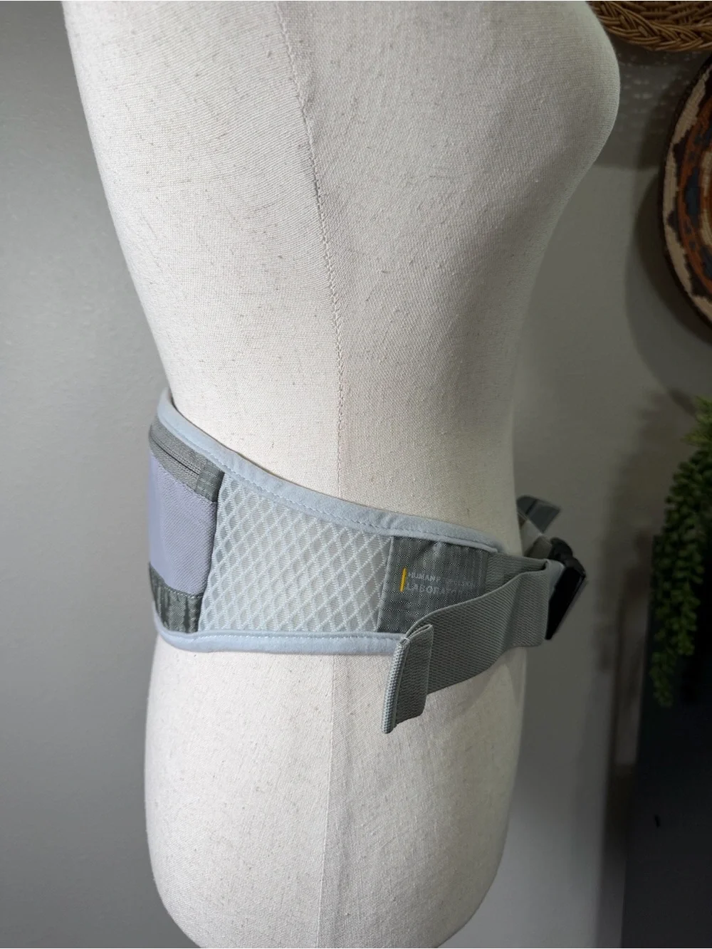 Nathan Sports Running Waist Pack Gray & White Unisex Mens Women’s